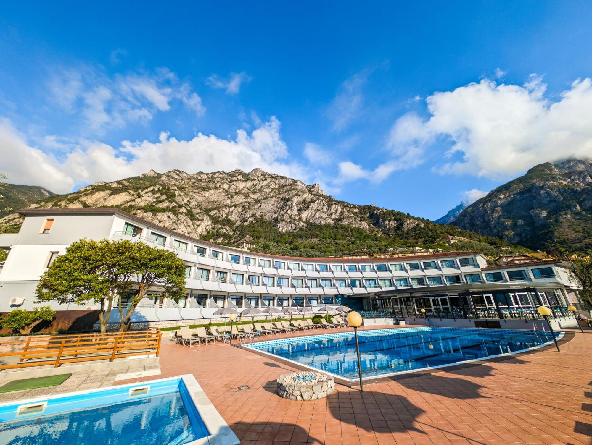 Aria Life Hotel Limone sul Garda Exterior photo